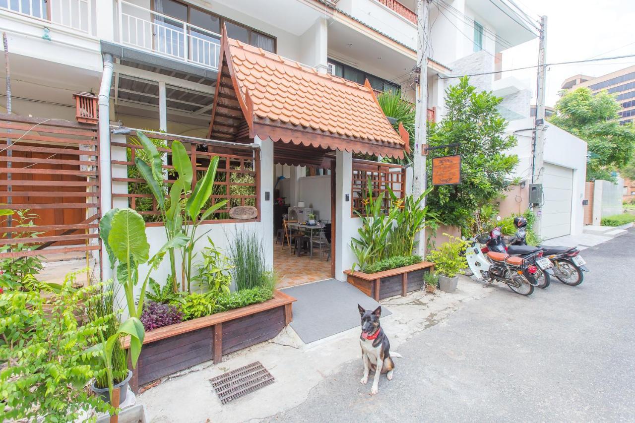 Hotel The Little Siri Chiang Mai Esterno foto
